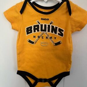 Reebok Youth Gold and Black Bruins Hockey Onesie